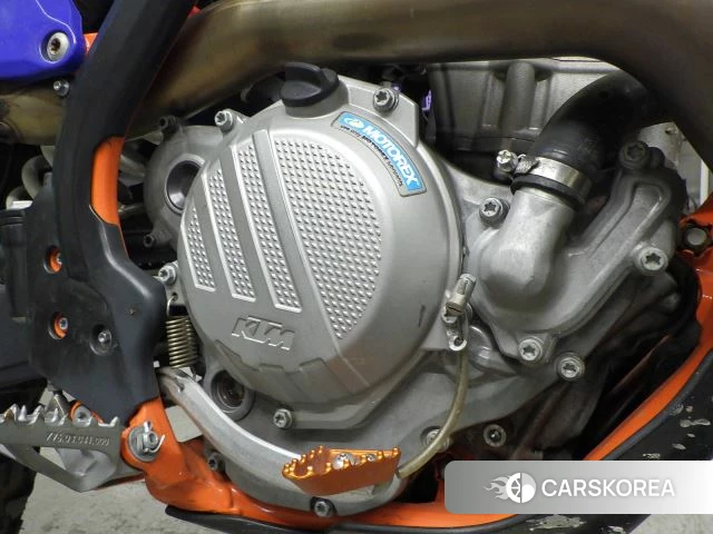 Engine photo