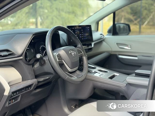 Toyota Grevia 2024 Черный из Китая