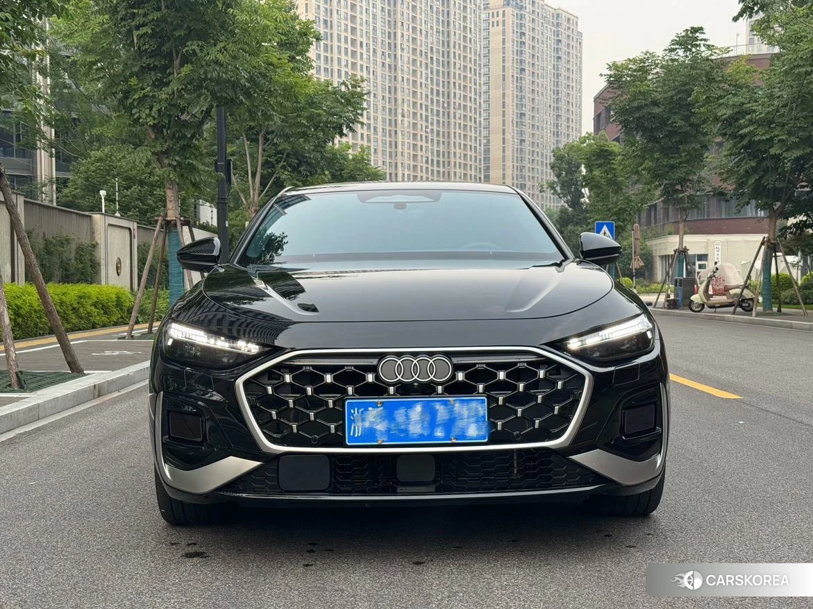 Audi A5L 2025 Черный из Китая