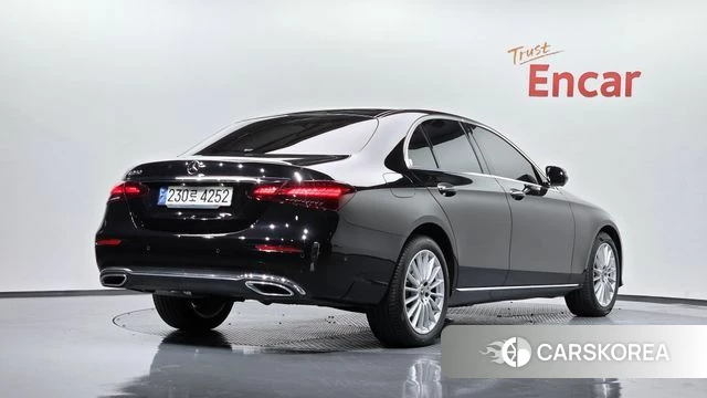 Mercedes-Benz E-Class W213 2022 Черный из Кореи