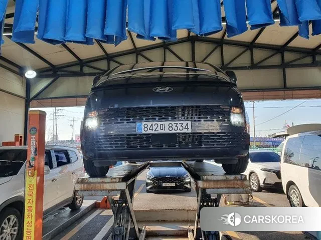 Hyundai Staria 2023 Серебряный из Кореи