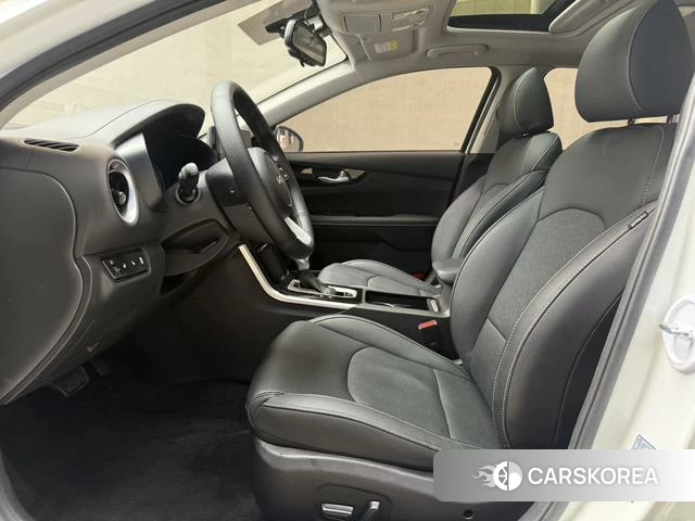 Kia K3 2022 Белый из Китая