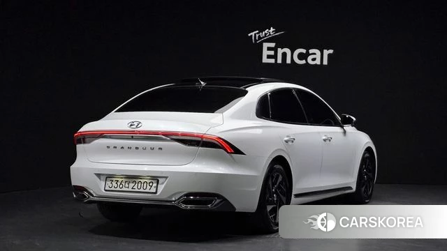 Hyundai The New Grandeur IG Hybrid 2022 Белый из Кореи
