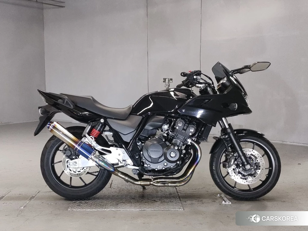Проданный Honda CB400SF BOLDOR 2019 из Японии