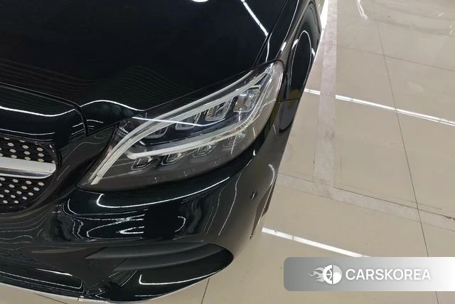 Mercedes-Benz Class C 2021 Зеленый из Китая