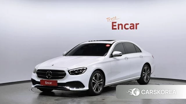 Mercedes-Benz E-Class W213 2023 Белый из Кореи