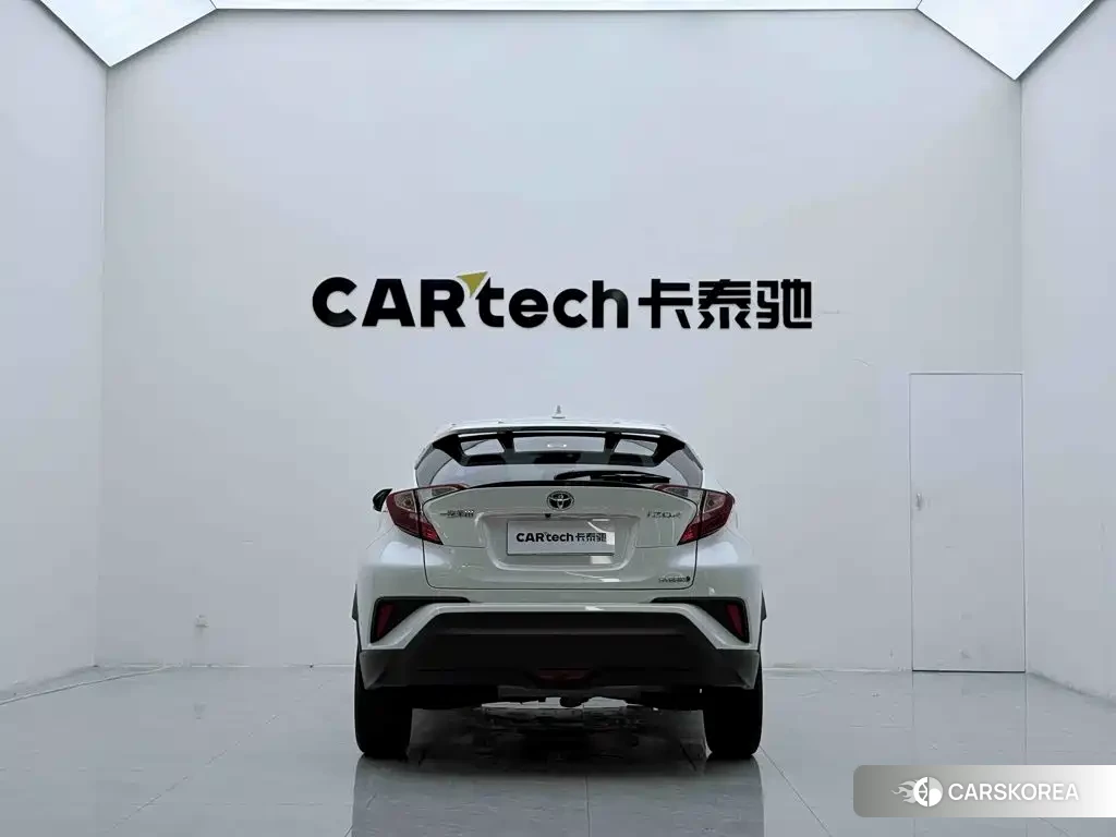 Toyota IZOA 2024 Белый из Китая