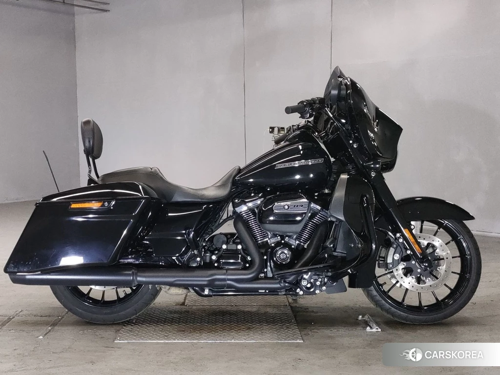 Проданный Harley-Davidson Street Glide FLHXS1870 2019 из Японии