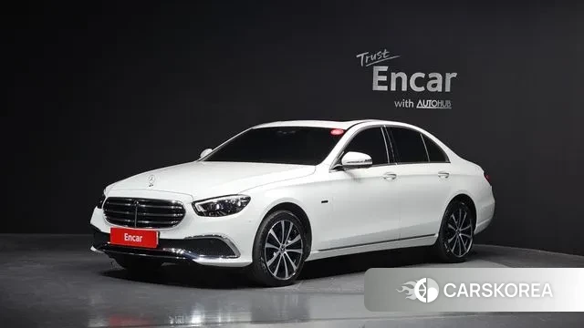Mercedes-Benz E-Class W213 2021 Белый из Кореи
