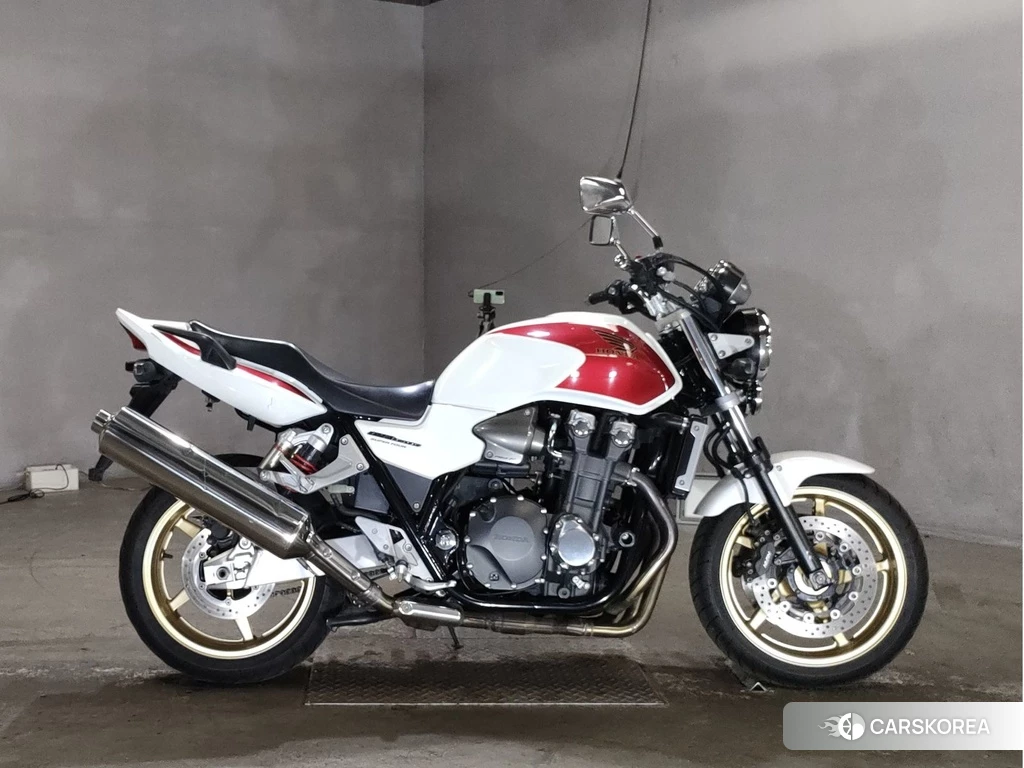 Проданный Honda CB1300SF 2012 из Японии