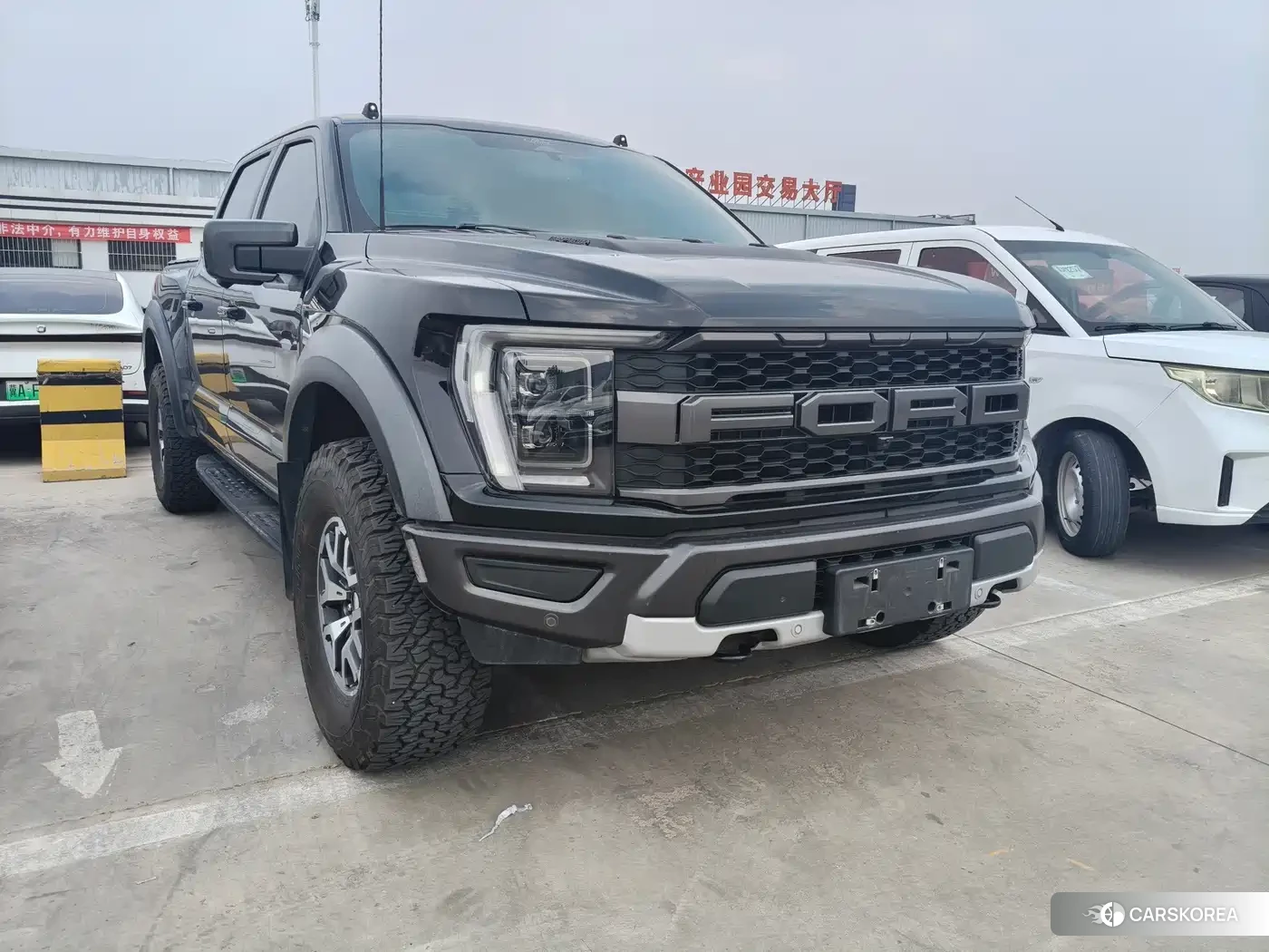 Ford F-150 2023 Черный из Китая