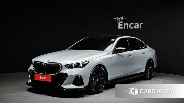 BMW 5 Series (G60) 2024 Серебристо-серый из Кореи