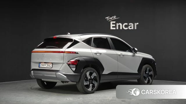 Hyundai Kona (SX2) 2025 Серебристо-серый из Кореи