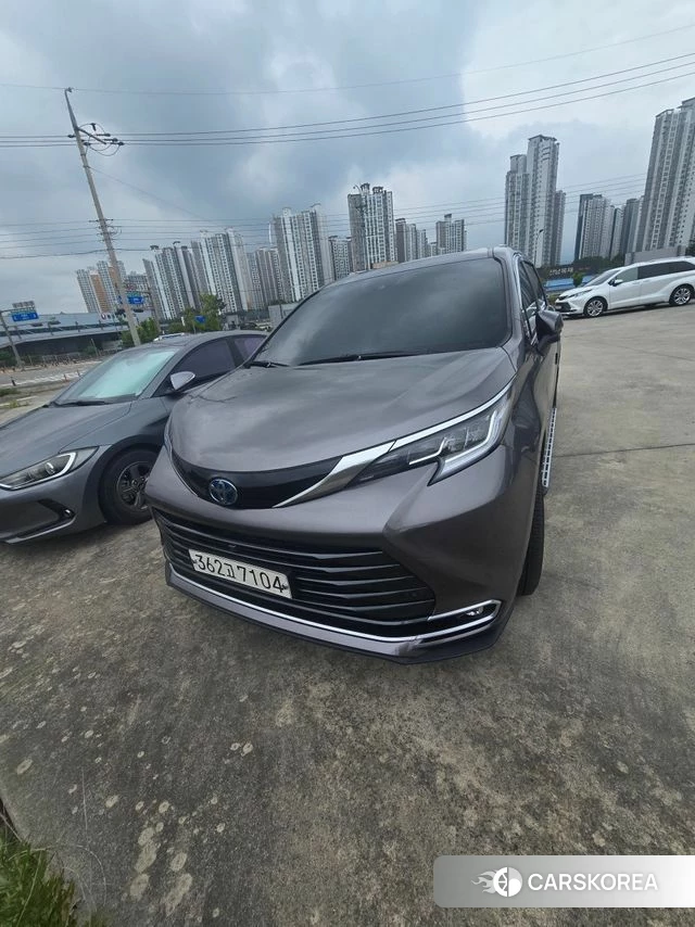 Toyota Sienna 4th Generation 2024 Песочный из Кореи
