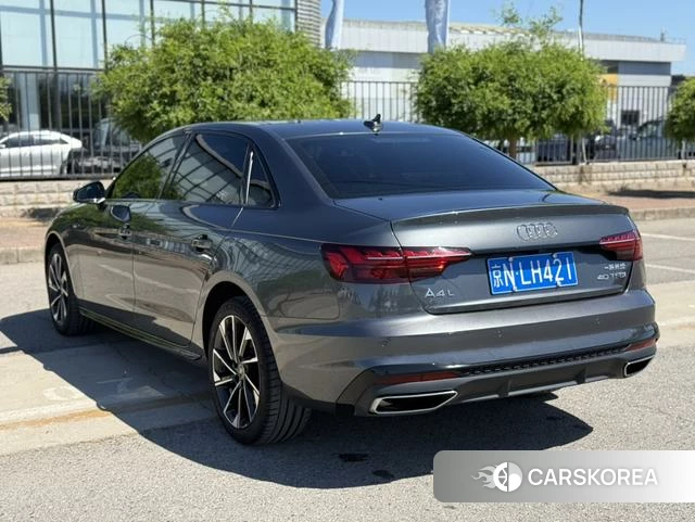 Audi A4L 2023 Темно-серый из Китая