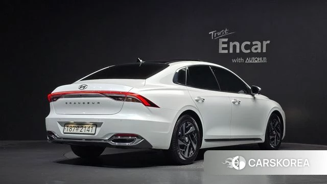 Hyundai The New Grandeur IG Hybrid 2022 Белый из Кореи