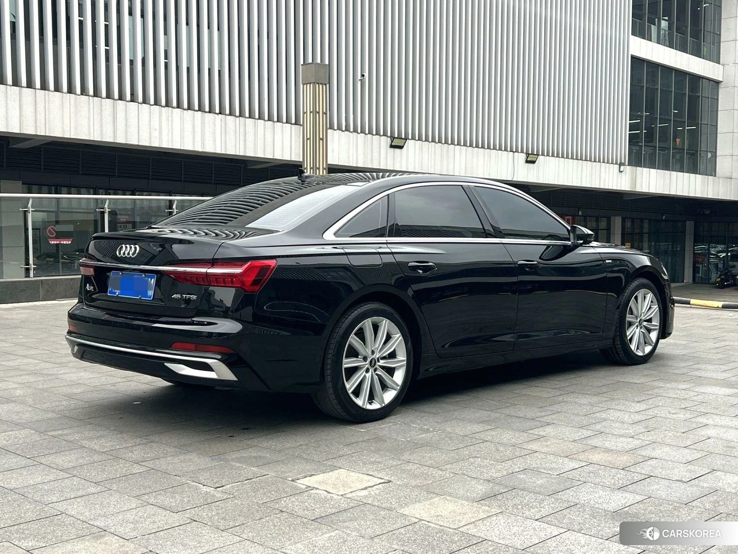 Audi A6L 2023 Черный из Китая