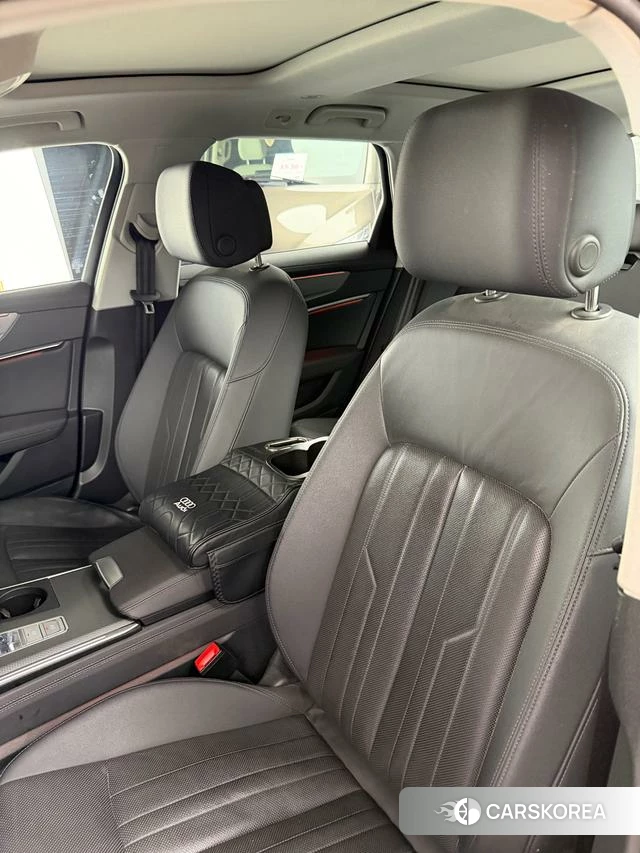 Audi A6 (import) 2023 Черный из Китая
