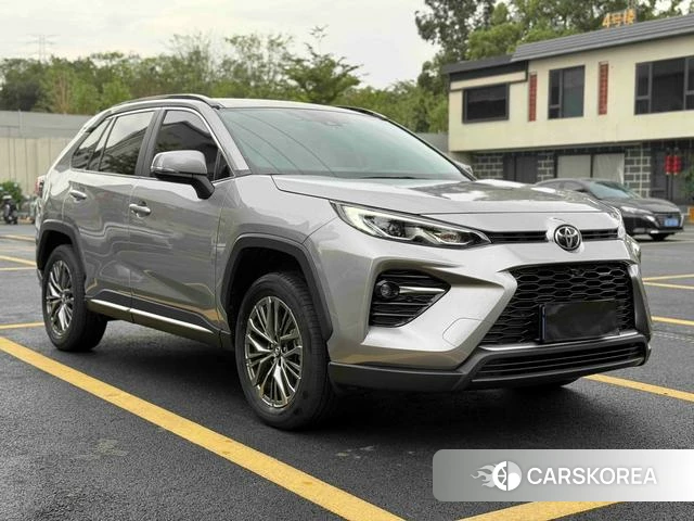 Toyota Wilanda 2023 Шампань из Китая