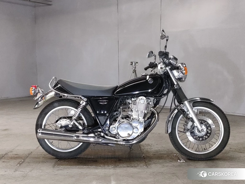 Проданный Yamaha SR 400 2015 из Японии
