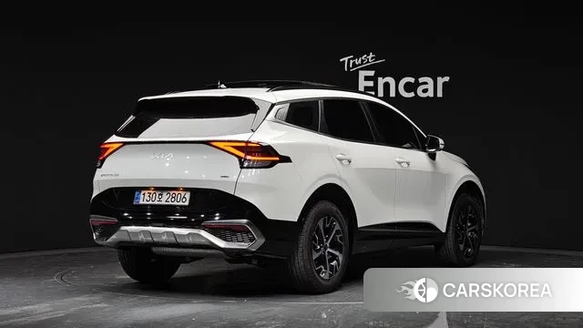 Kia Sportage 5th Generation Hybrid 2023 Белый из Кореи