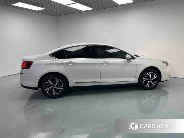 Citroen C5 2018 Белый из Китая