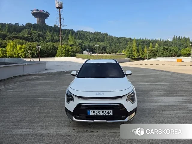 Kia Di Ol Nu Niro 2024 Белый из Кореи