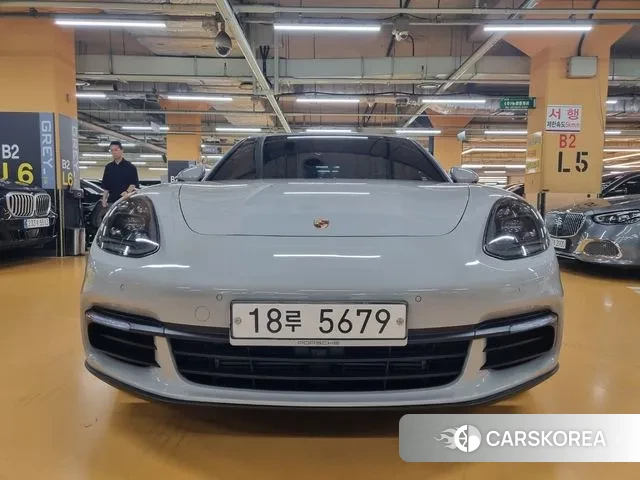 Porsche Panamera (971) 2019 Серебристо-серый из Кореи