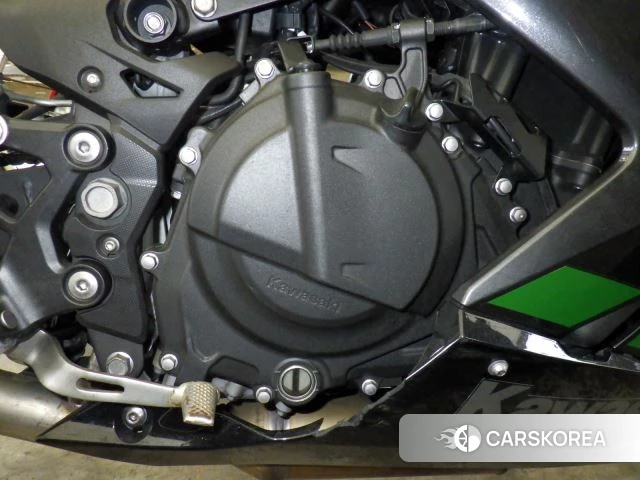Engine photo