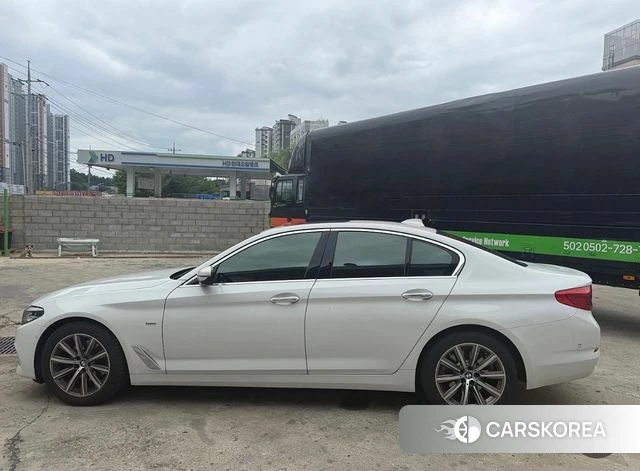 BMW 5 Series (G30) 2018 Белый из Кореи