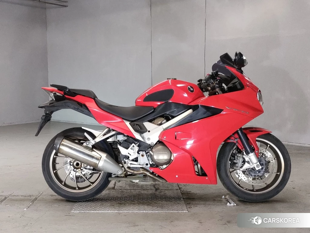 Проданный Honda VFR800F 2014 из Японии