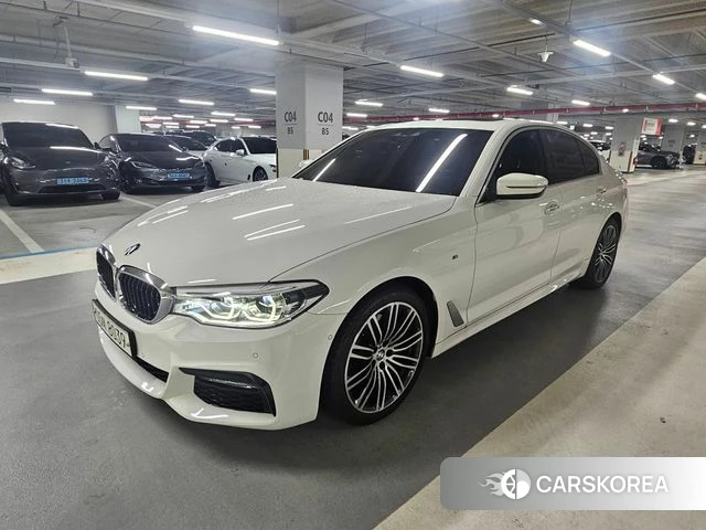 BMW 5 Series (G30) 2018 Белый из Кореи
