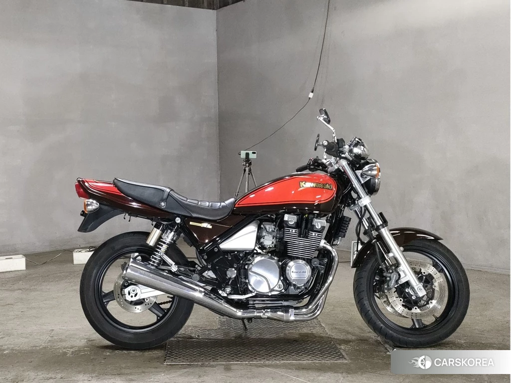 Проданный Kawasaki ZEPHYR 400 2011 из Японии