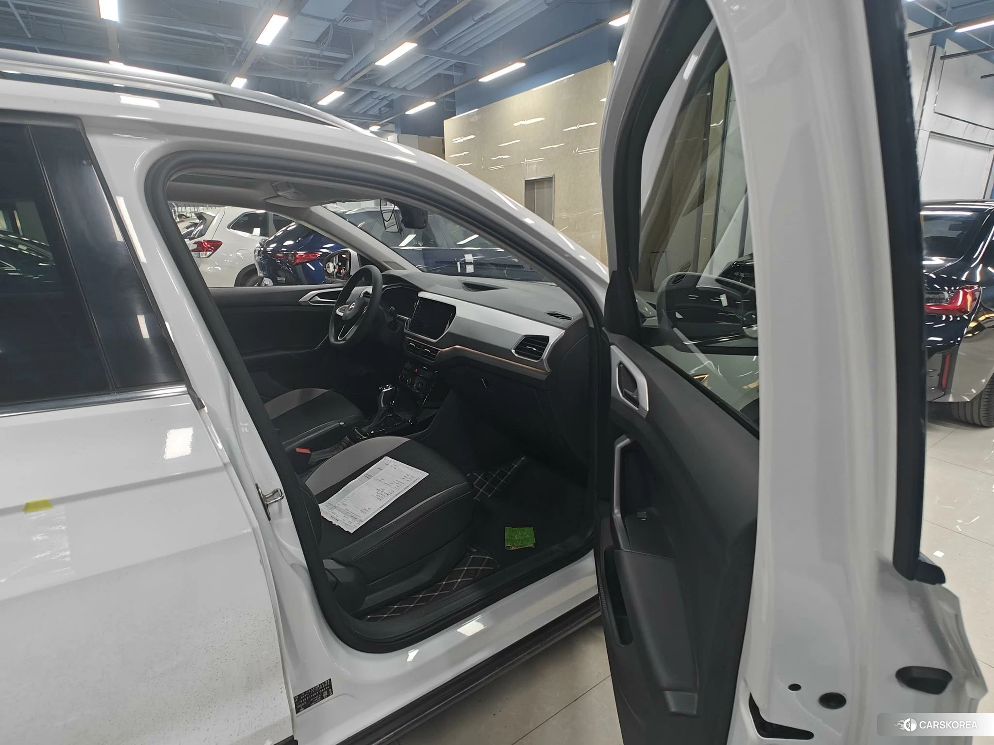 Volkswagen Exploring the shadow 2021 Белый из Китая