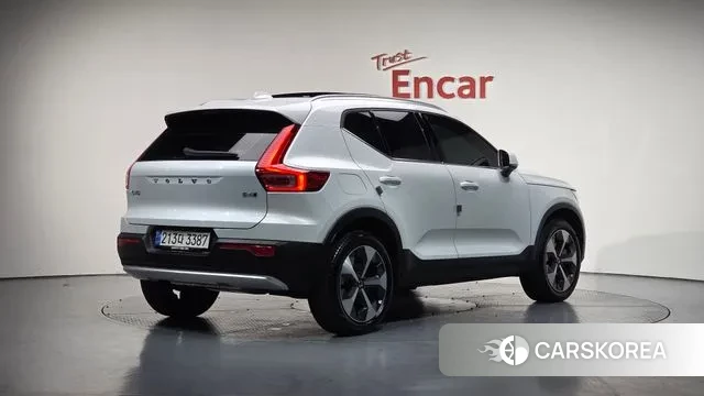 Volvo XC40 2023 Белый из Кореи