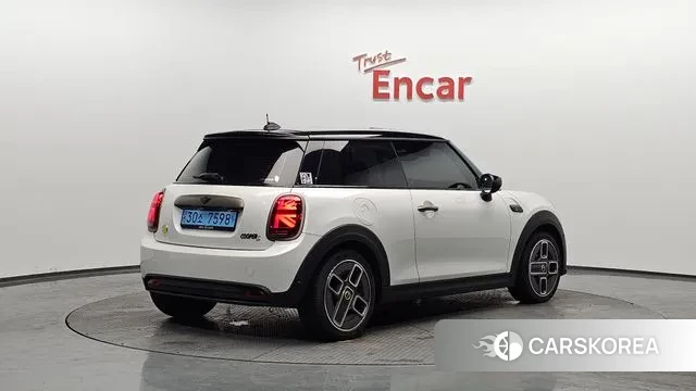 Mini Cooper Electric 2023 Белый из Кореи