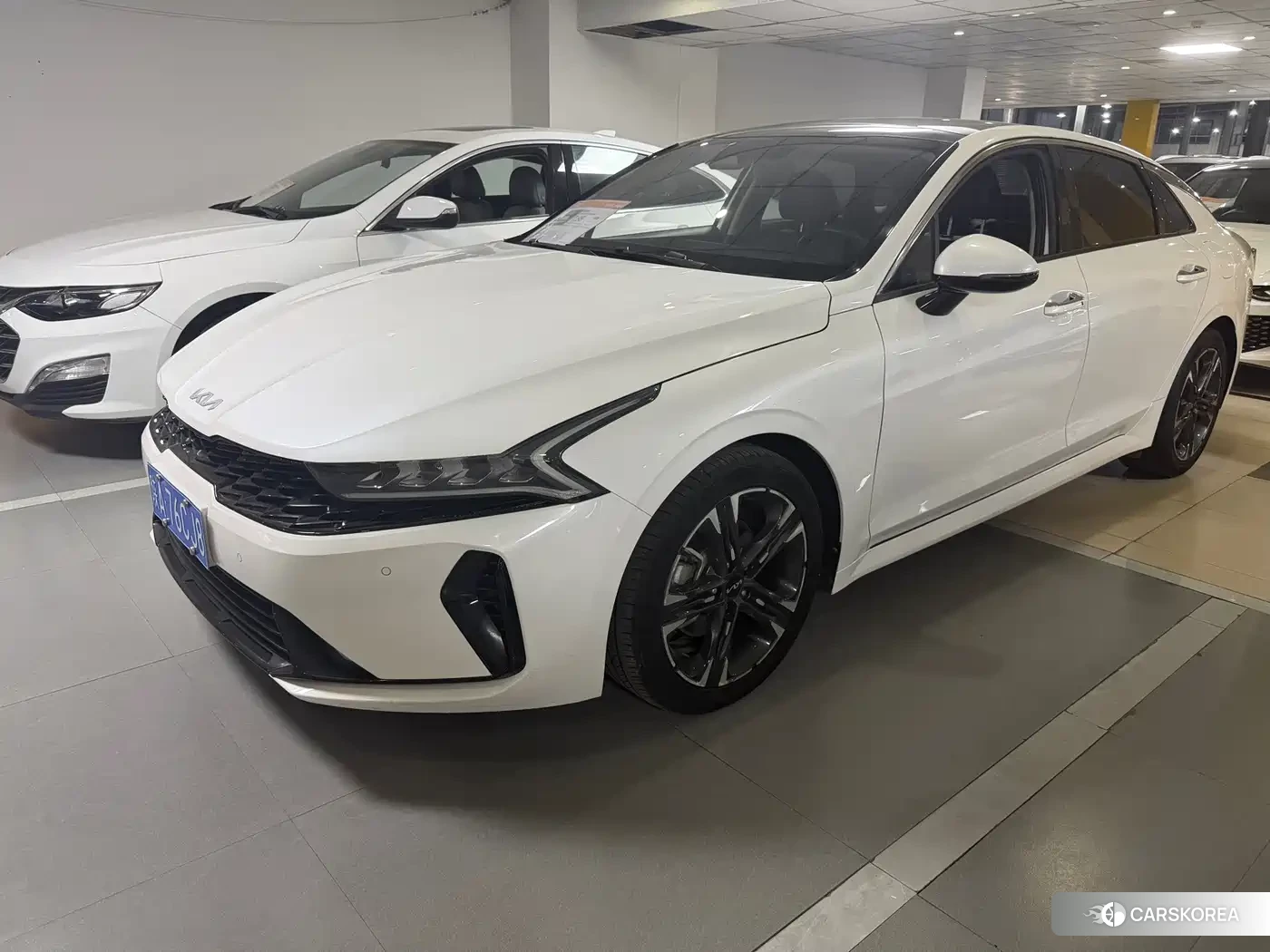 Kia K5 2022 Белый из Китая