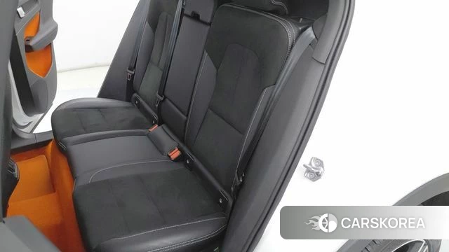 Volvo XC40 2021 Белый из Кореи, фото 2