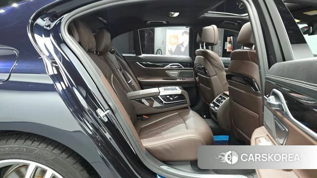 BMW 7 Series (G11) 2018 Черный из Кореи, фото 2