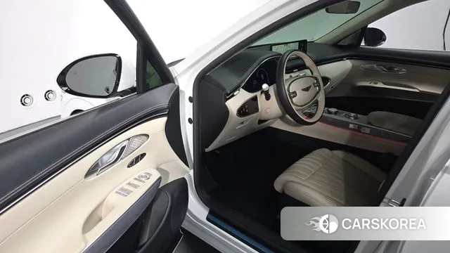 Genesis GV70 2023 Белый из Кореи, фото 2