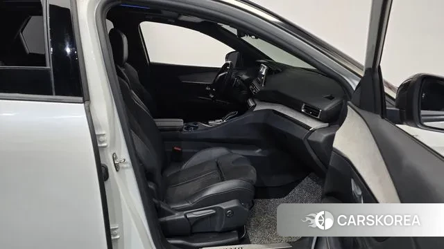 Peugeot 3008 second generation 2021 Белый из Кореи, фото 2