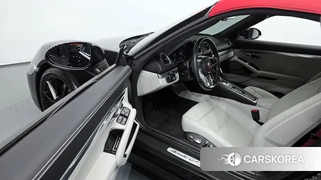 Porsche 718 Boxster 2024 Черный из Кореи, фото 2