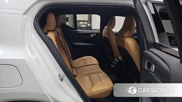 Volvo XC40 2021 Белый из Кореи, фото 2