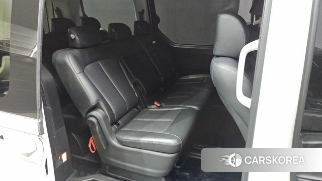 Hyundai Staria 2023 Белый из Кореи, фото 2