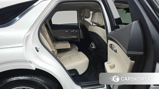 Genesis GV70 2023 Белый из Кореи, фото 2