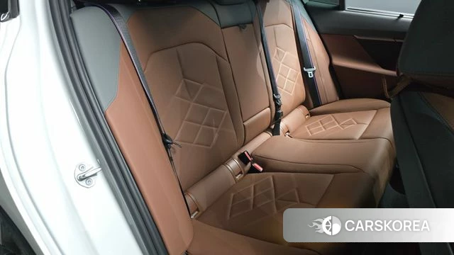 BMW 5 Series (G60) 2026 Белый из Кореи, фото 2
