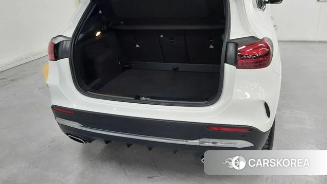 Mercedes-Benz GLA - Class H247 2024 Белый из Кореи, фото 2