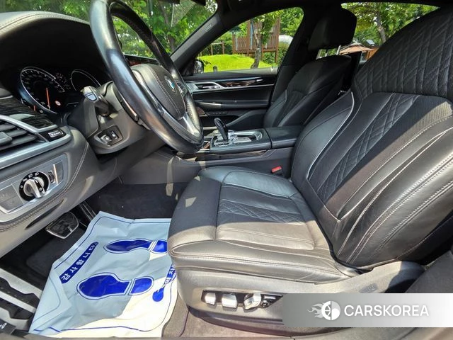 BMW 7 Series (G11) 2018 Черный из Кореи, фото 2