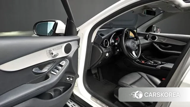 Mercedes-Benz GLC-Class X253 2018 Белый из Кореи, фото 2