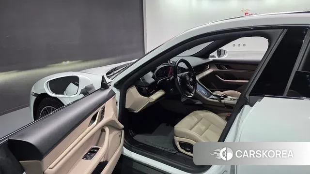 Porsche Taycan 2022 Белый из Кореи, фото 2